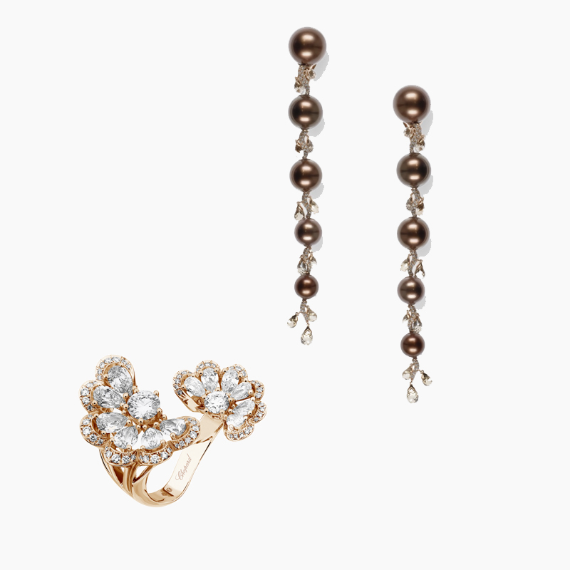 Кольцо Precious Lace из розового золота с бриллиантами и серьги Haute Joaillerie из розового золота с коричневым жемчугом (132.38 к) и коричневыми бриллиантами, все Chopard 