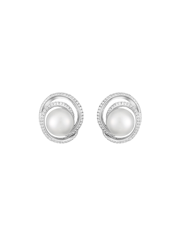 Серьги Mikimoto Classic из белого золота с бриллиантами