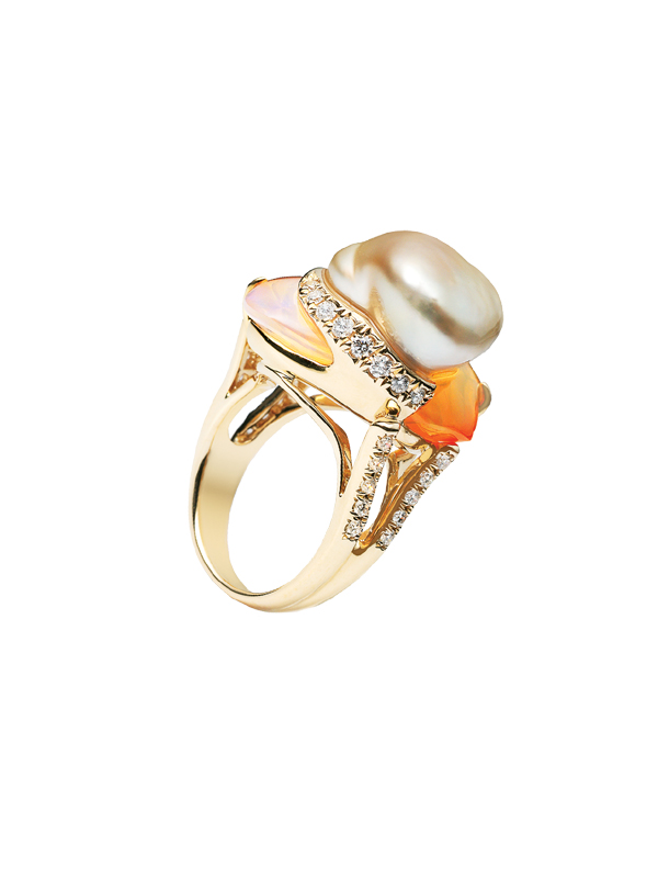 Кольцо Mikimoto Baroque из желтого золота с опалом и жемчугом