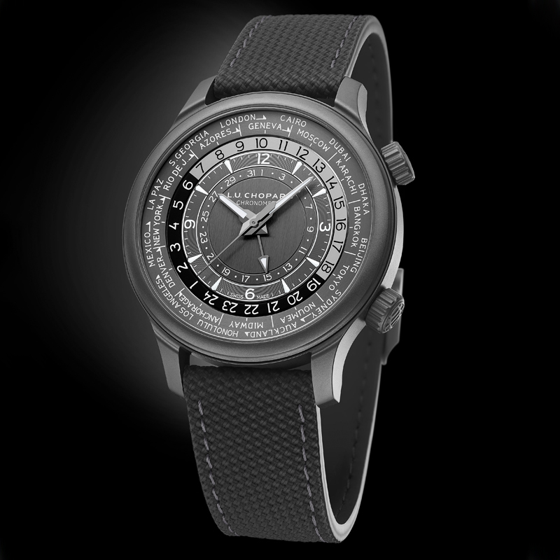 Часы L.U.C Time Traveler One Black, изготовленные из керамизированного титана марки Grade 5, который отличается исключительной легкостью и высокой прочностью