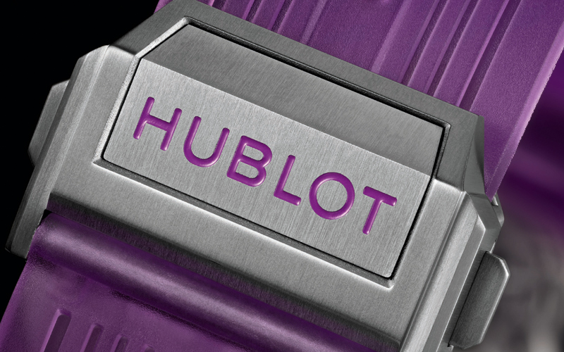 У часов Big Bang Tourbillon Automatic Purple Sapphire каучуковый ремешок с раскладывающейся застежкой