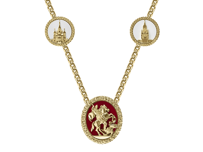 Золотая цепь с тремя медальонами, демонстрирующими главные символы Москвы - Спасскую башню, Собор Василия Блаженного и святого Георгия, созданная ювелирной маркой Mercury