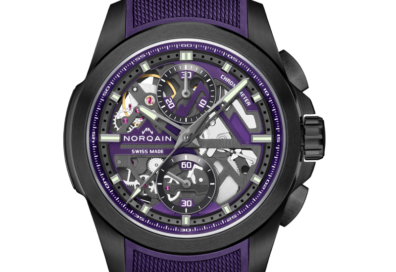 У часов NORQAIN Independence Skeleton Chrono Titanium DLC скелетонизированный черный сатинированный циферблат