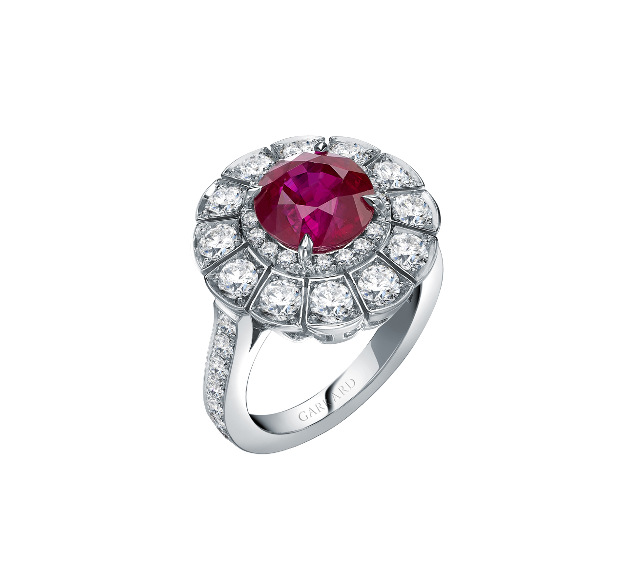 Кольцо Garrard Marguerite из платины с бриллиантами и рубином
