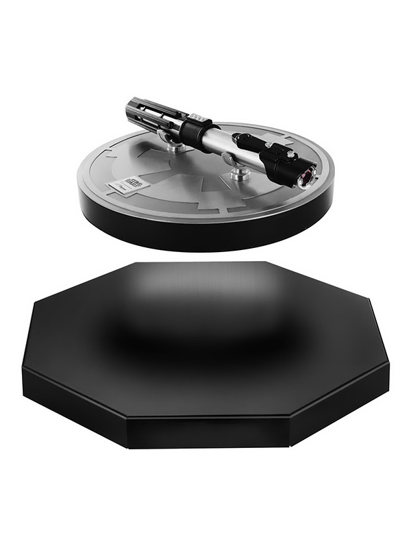 Ручка на подставке S.T. Dupont Star Wars Dart Vader Diamond из бронзы, палладия, черного лака и акрила