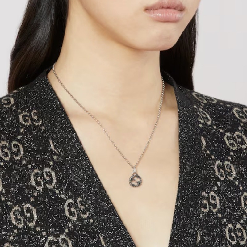 Смелость формы: эстетика серебра