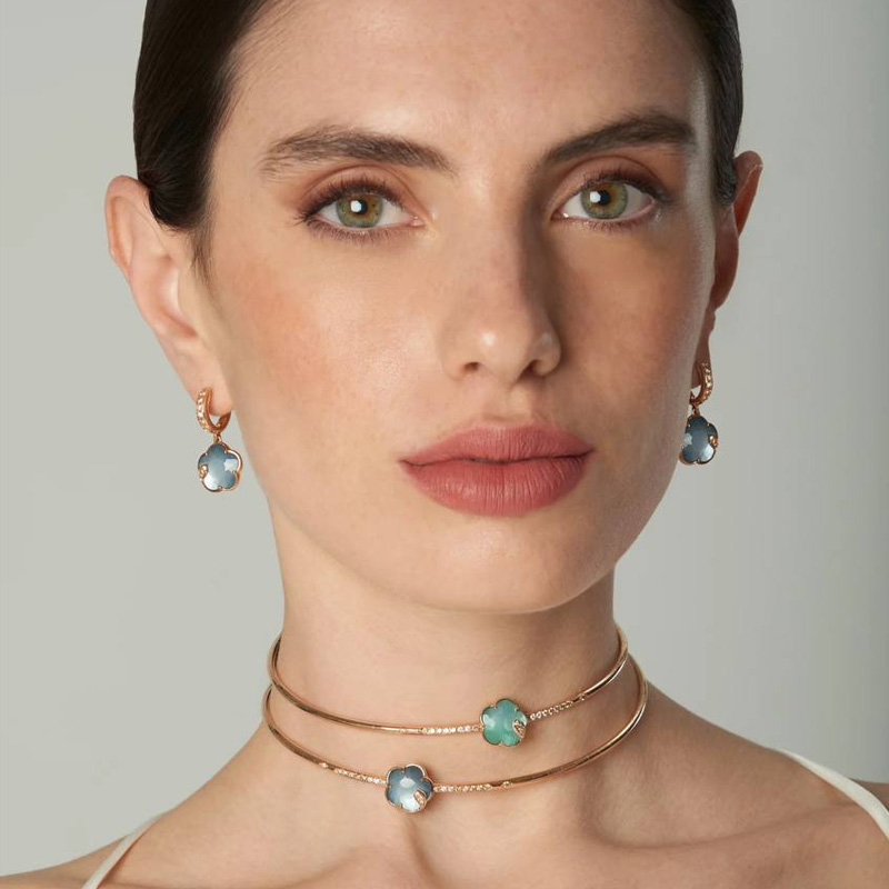 Чокер — украшение, подчеркивающее элегантность