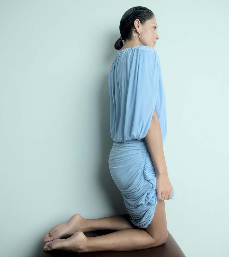 В серьгах Messika Move Romane