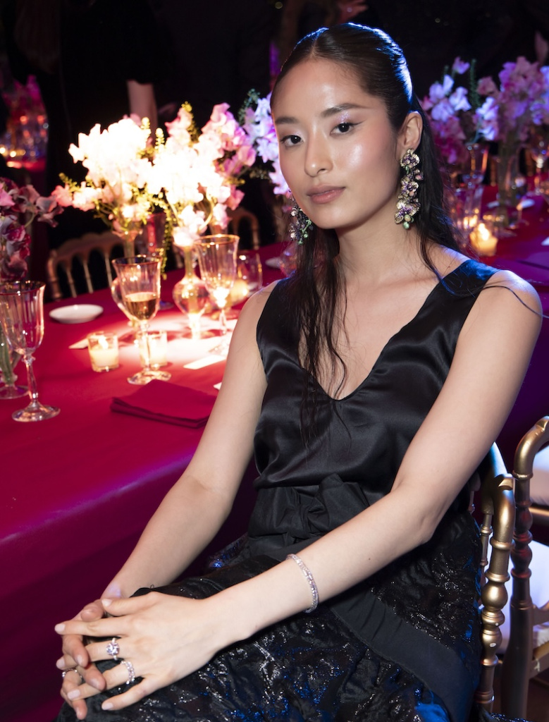 Белла Ким в серьгах Chopard Red Carpet