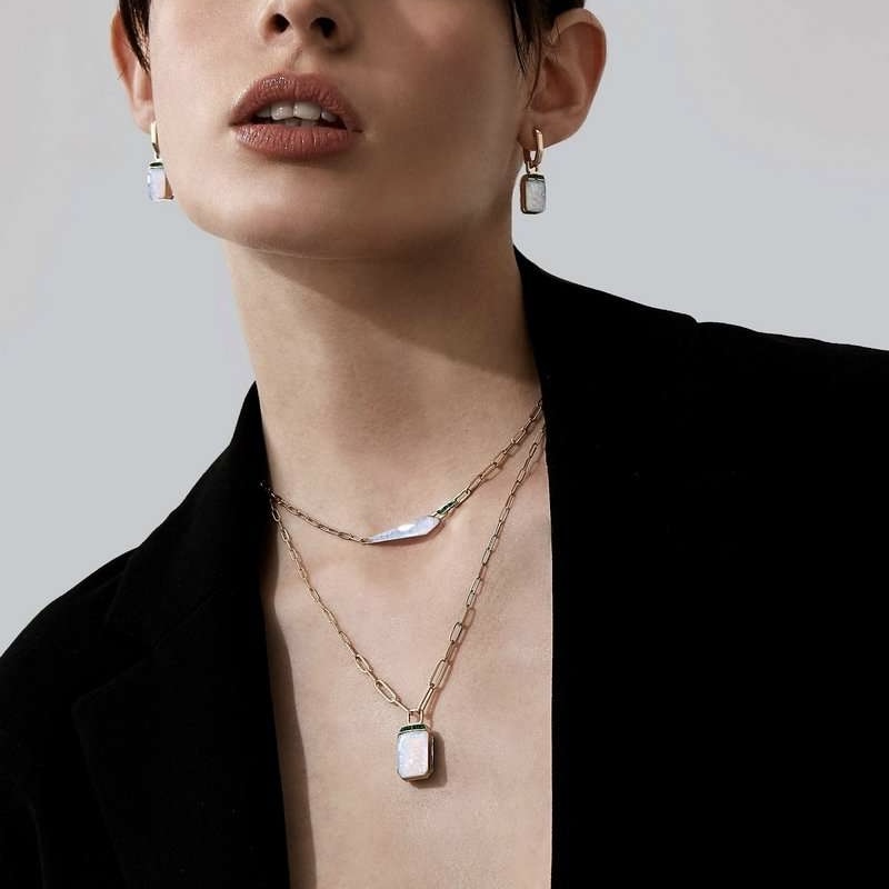 Колье и серьги Stephen Webster Crystal Haze II из желтого золота с опалами и кварцем