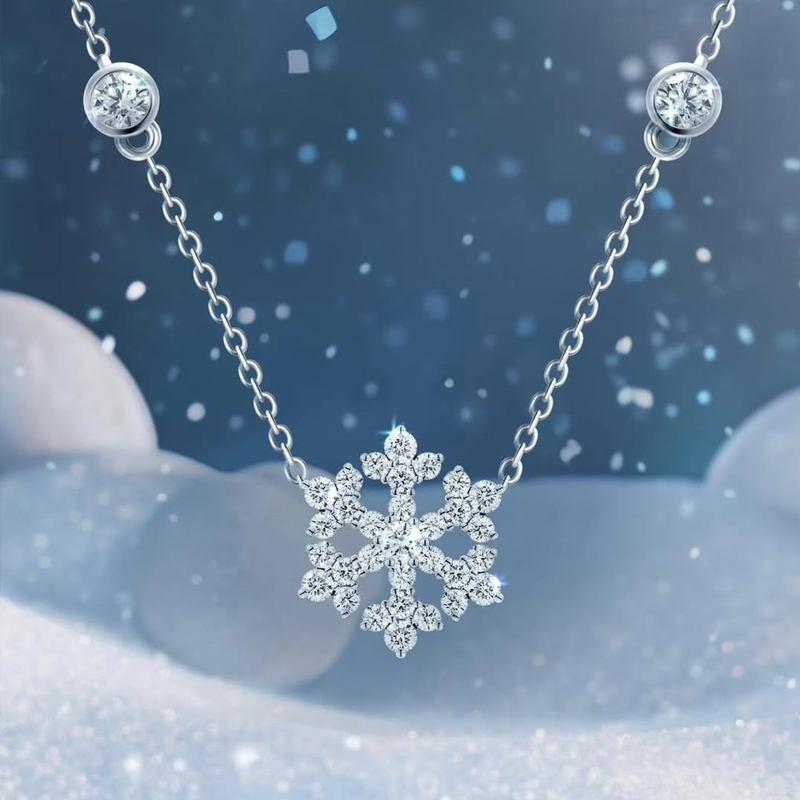 На фото: кулон Mercury Classic из белого золота с бриллиантами