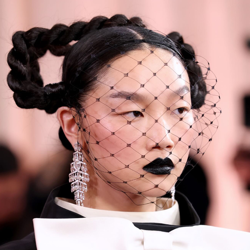 Одри Нуна в серьгах Messika High Jewellery