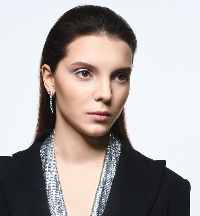 Виктория Мирошниченко в серьгах Chopard Les Chaines