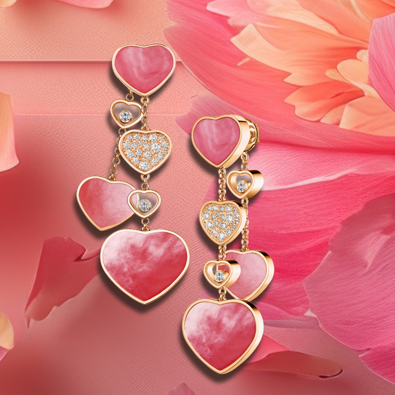 На фото: серьги Chopard Happy Hearts из розового золота с розовым перламутром, статичными и плавающими бриллиантами