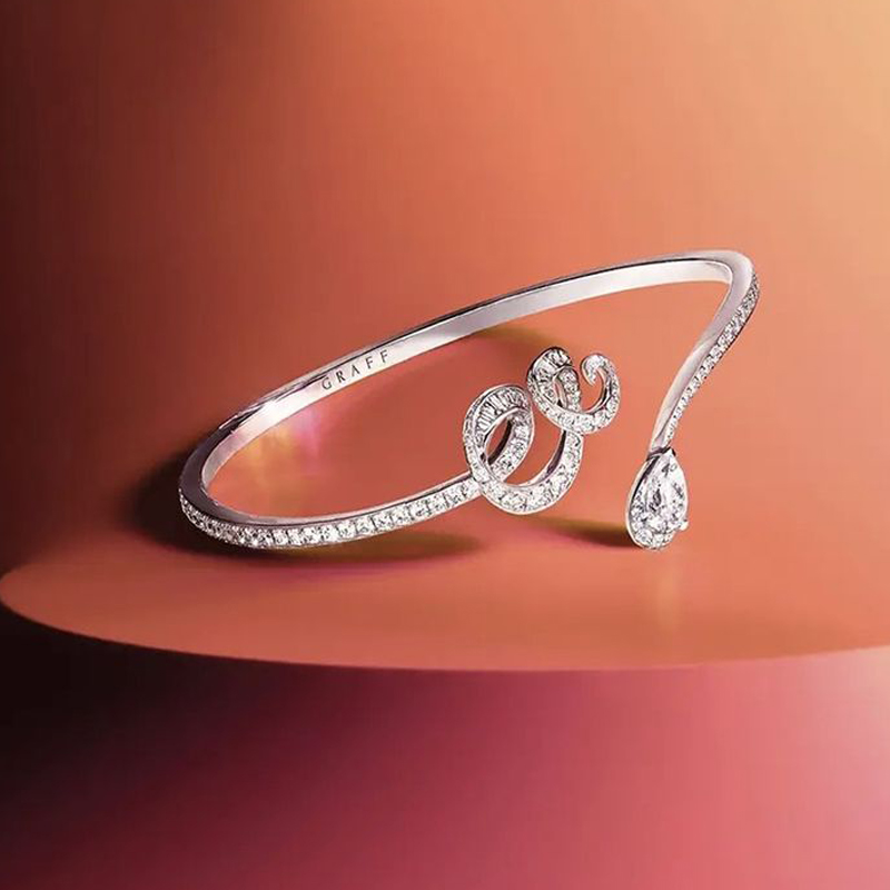 Браслет Graff Inspired by Twombly Classic из белого золота с бриллиантами и жемчугом