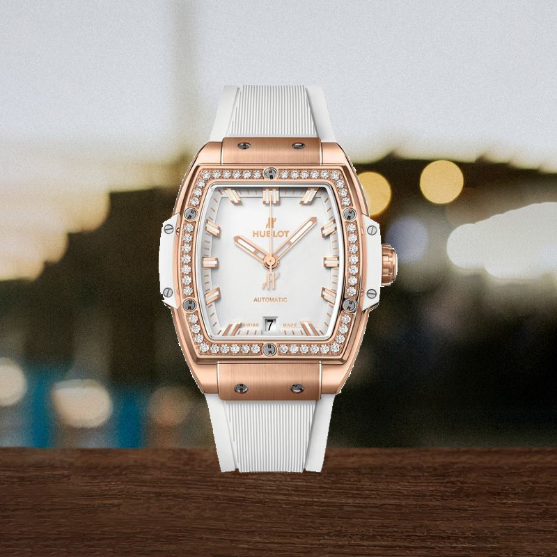 Часы Hublot Spirit of Big Bang в 39 мм корпусе из розового золота с бриллиантами и датой
