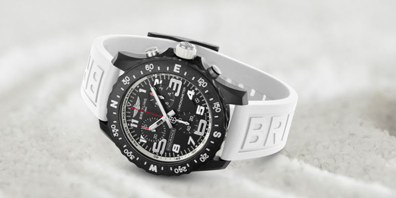 Хронограф Breitling Professinal Endurance Pro в 44 мм корпусе из сплава breitlight®. Безель с насечками в виде сторон света