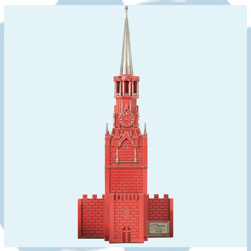 На фото: ручка-роллер S.T. Dupont Haute Creation Спасская башня Московского Кремля с отделкой бронзой, черным китайским лаком и рубиновой звездой. Ограниченная серия 8 шт.