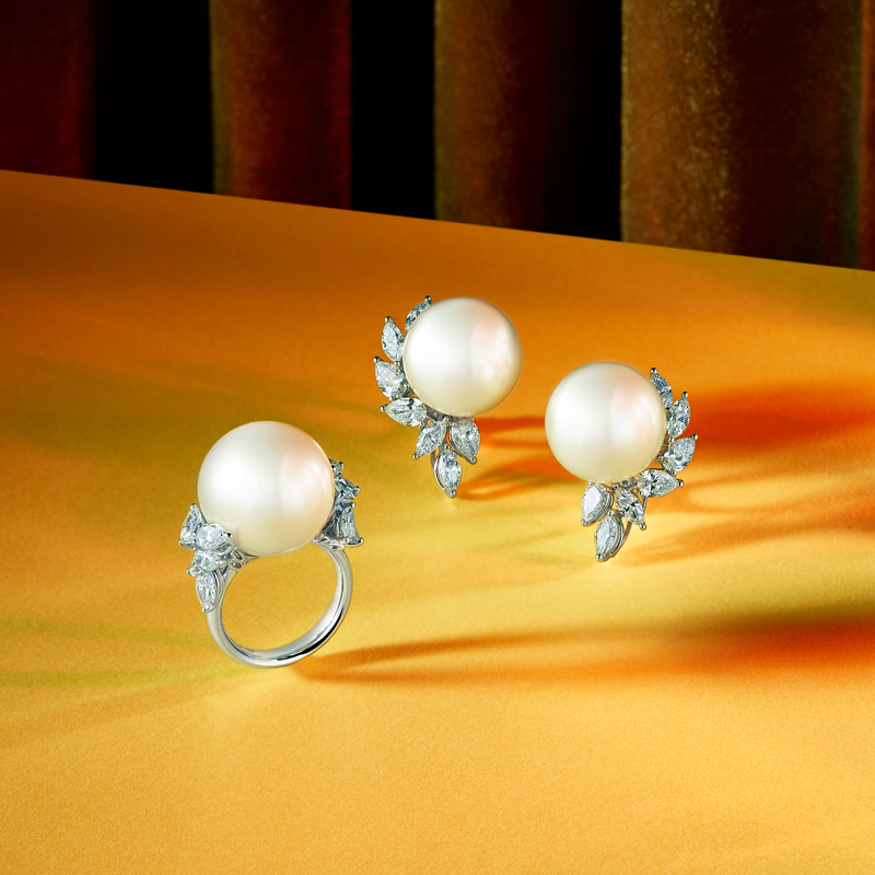 Кольцо и серьги Mercury Classic из белого золота с бриллиантами и жемчугом