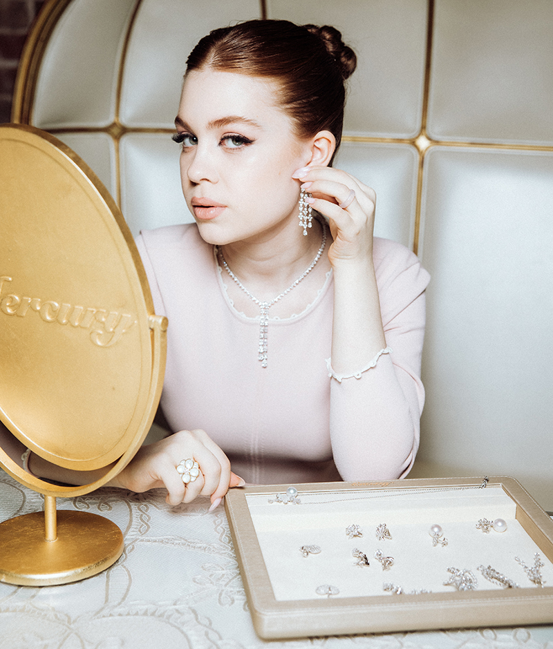Марианна Газманова в колье серьгах, все Mercury Classic 