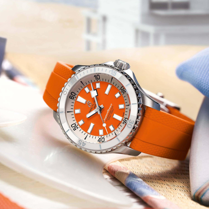 Часы Breitling Superocean Automatic в 36 мм корпусе из стали с вращающимся керамическим безелем Часы Breitling Superocean Automatic в 36 мм корпусе из стали с вращающимся керамическим безелем