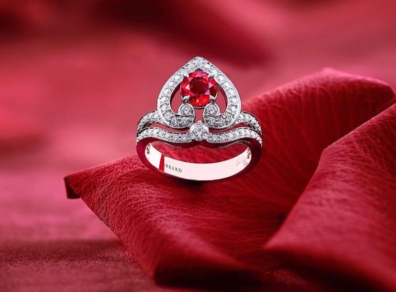 Кольцо Garrard Regal из белого золота с рубином и бриллиантами