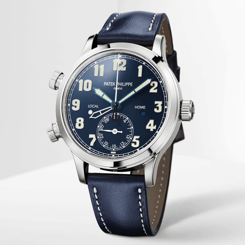 Часы Patek Philippe Complications Calatrava Ref. 7234G в 37.5 мм корпусе из белого золота с индикацией времени в 24-х часовых поясах и указателями день/ночь и даты Часы Patek Philippe Complications Calatrava Ref. 7234G в 37.5 мм корпусе из белого золота с индикацией времени в 24-х часовых поясах и указателями день/ночь и даты