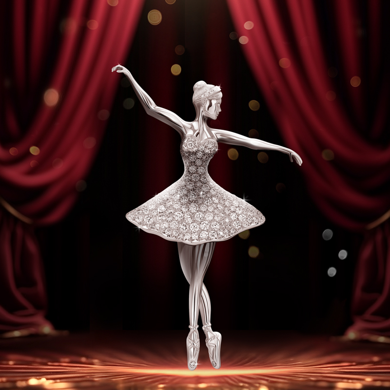 На фото: брошь Mercury Classic из белого золота с бриллиантами