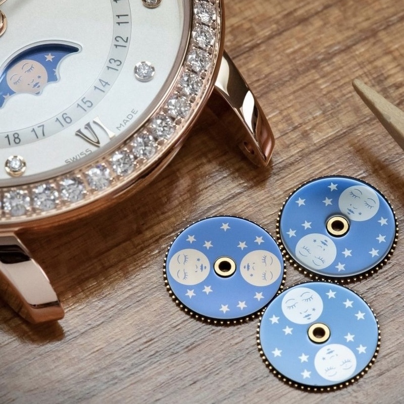 Часы Blancpain Villeret в 33,2 мм корпусе из розового золота с бриллиантами, календарем лунных фаз и датой 