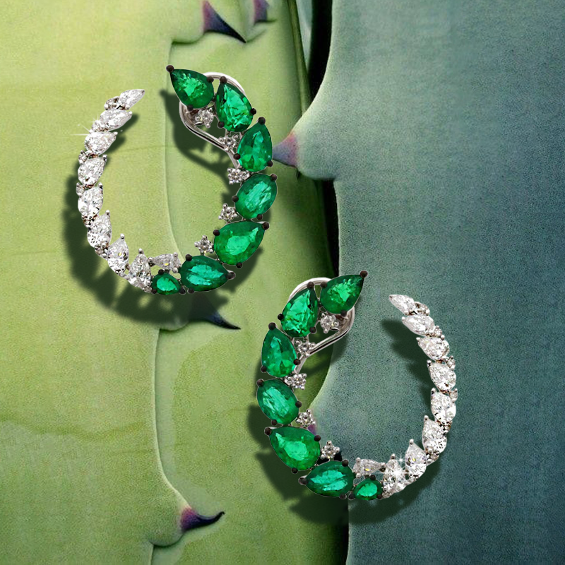 Серьги Sutra Jewels из белого золота с бриллиантами и изумрудами