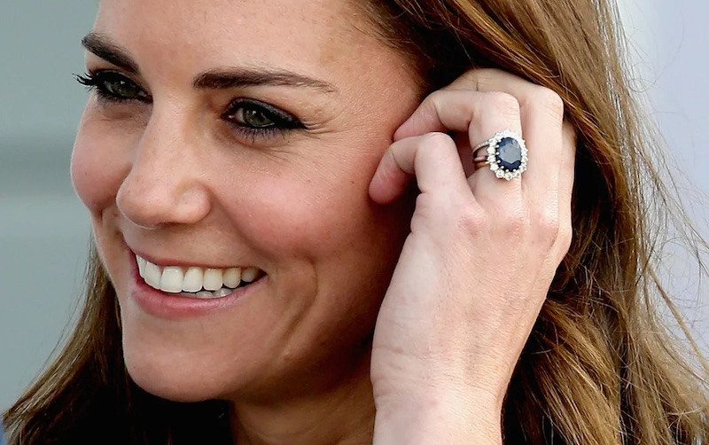 Как помолвочное кольцо принцессы Дианы стало популярным?
