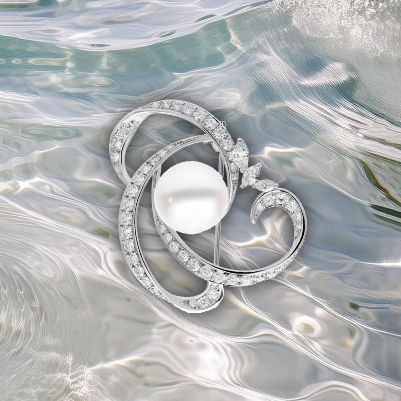 Брошь Mikimoto Classic из белого золота с бриллиантами и жемчугом