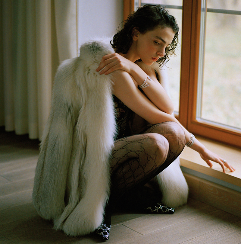 На фото: браслет Once Upon a Time, браслет Move 10th, браслет Move Roman, кольца Move Roman, все Messika 