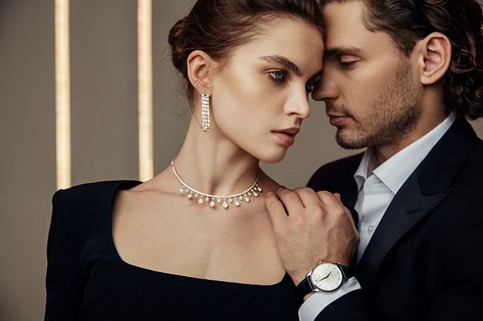Мария Виноградова в серьгах Mercury и колье Messika и Иван Васильев в часах Chopard L.U.C