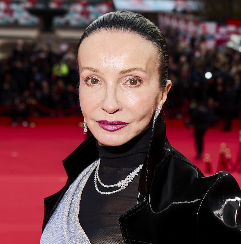 Алла Сигалова в серьгах Classic и колье Flower, все Mercury