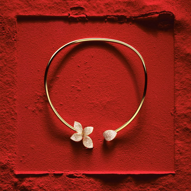 На фото: колье Pasquale Bruni Giardini Segreti из розового золота с прозрачными и коньячными бриллиантами