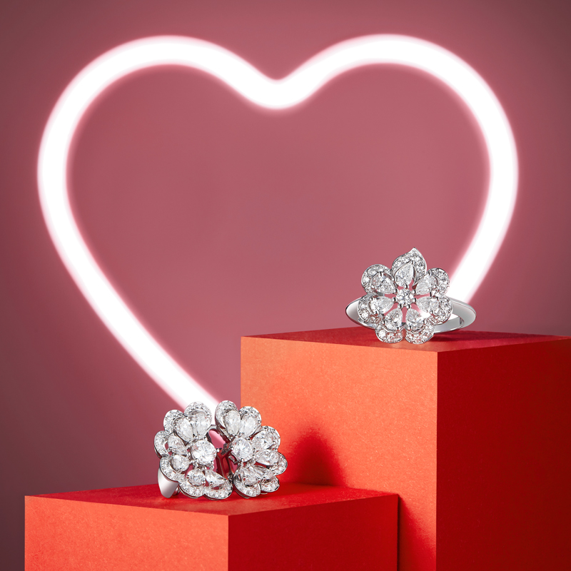 На фото: кольца Chopard Precious Lace из белого золота с бриллиантами