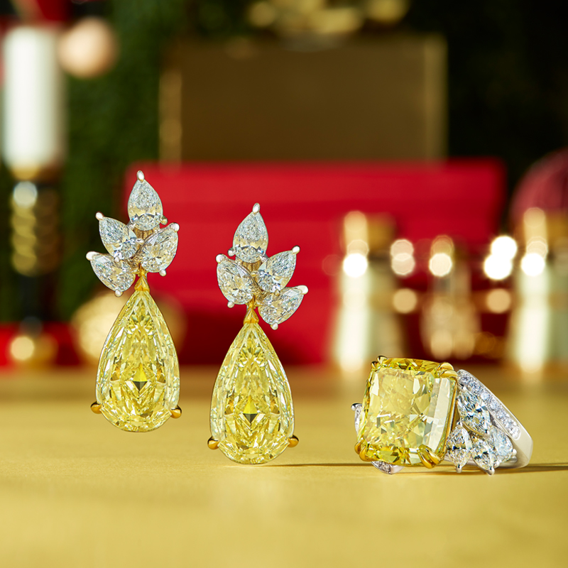 Серьги и кольцо Mercury Classic из белого и желтого золота с белыми и желтыми бриллиантами