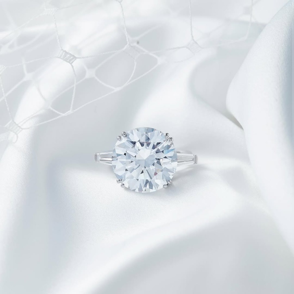 Кольцо Mercury Classic из белого золота с бриллиантами