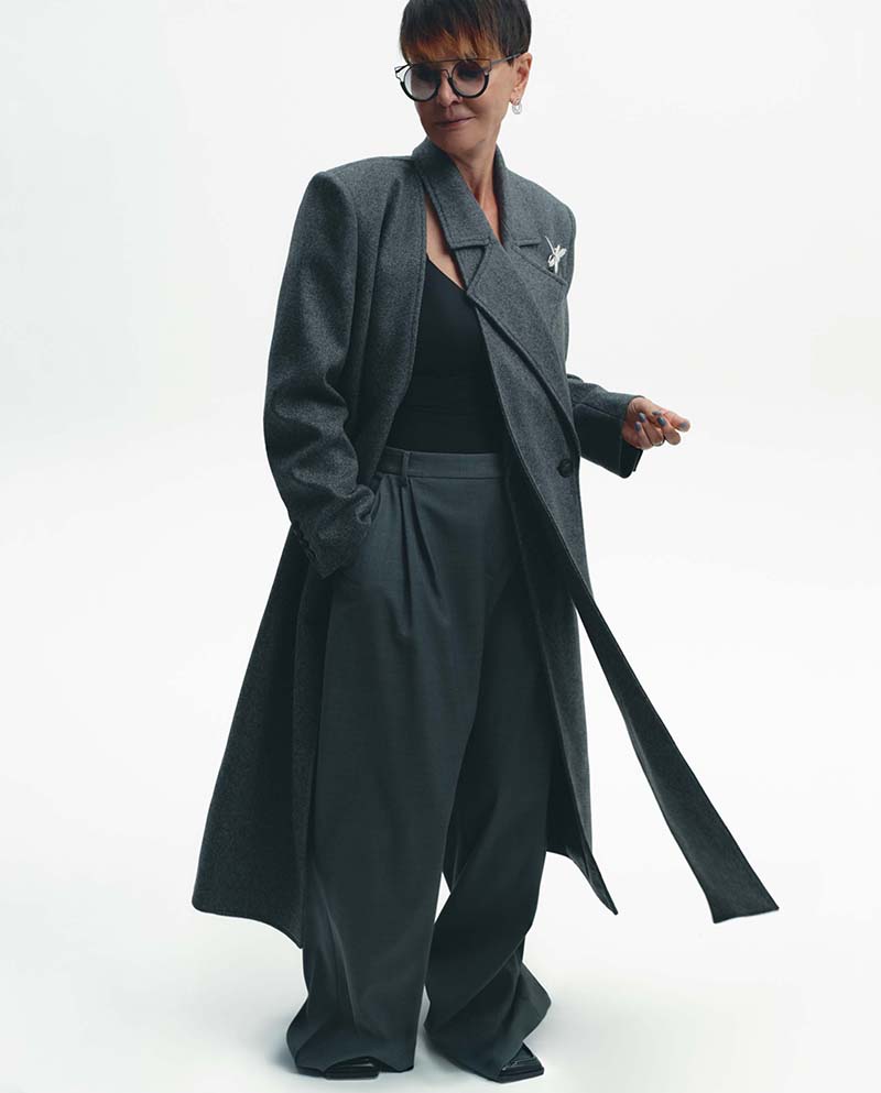 В серьгах Messika Move Romane и броши Mercury Fairy Tales