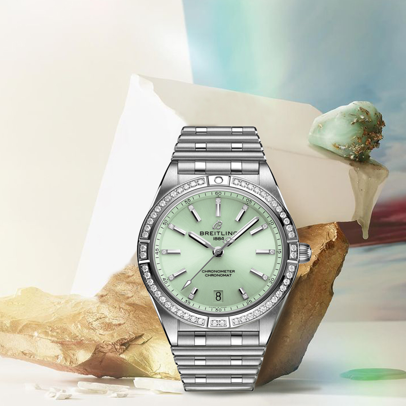 Часы Breitling Chronomat Automatic 36 в 36 мм корпусе из стали с бриллиантами по безелю, вращающимся безелем и указателем даты