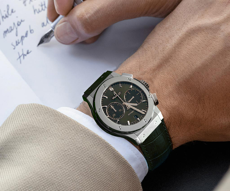 Хронограф Hublot Classic Fusion Titanium Green в 42 мм корпусе из титана с индикатором даты