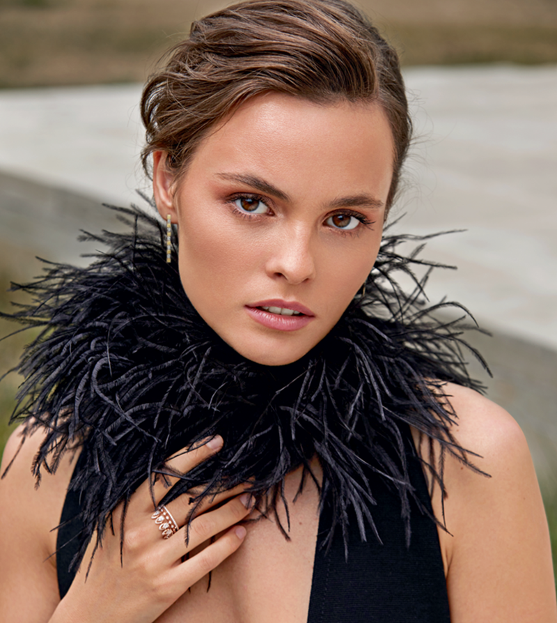 Ангелина Стречина в серьгах Mercury Classic и кольце Messika Born To Be Wild