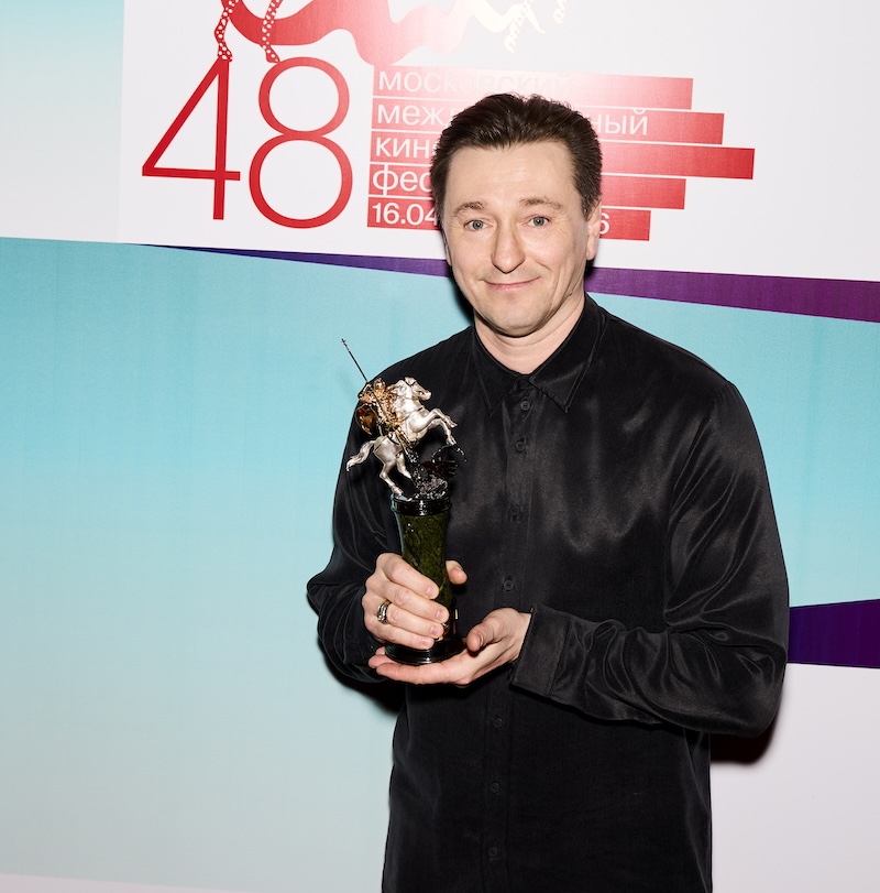 Сергей Безруков получил первую награду кинофестиваля – специальный приз за покорение вершин актерского мастерства и верность принципам школы К.С. Станиславского «Верю. Константин Станиславский»