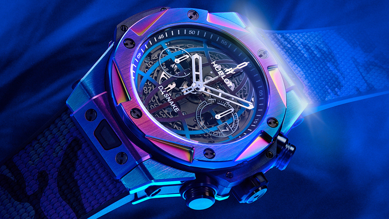 Хронограф Hublot Big Bang DJ Snake в 45 мм корпусе из титана с радужным покрытием и сине-фиолетовым скелетонизированным циферблатом