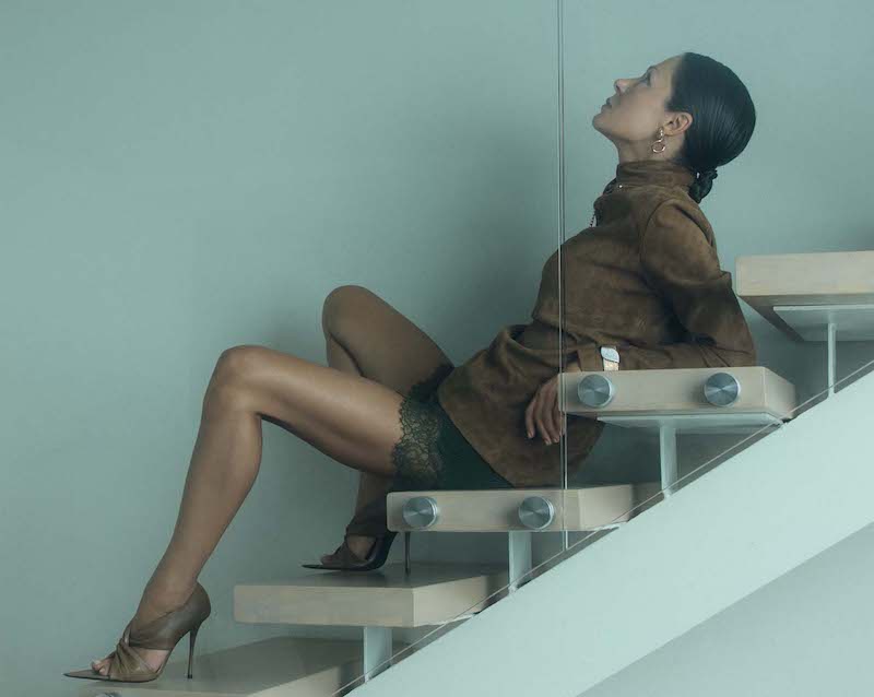 В браслете Aleluia и серьгах Look At Me, все Pasquale Bruni