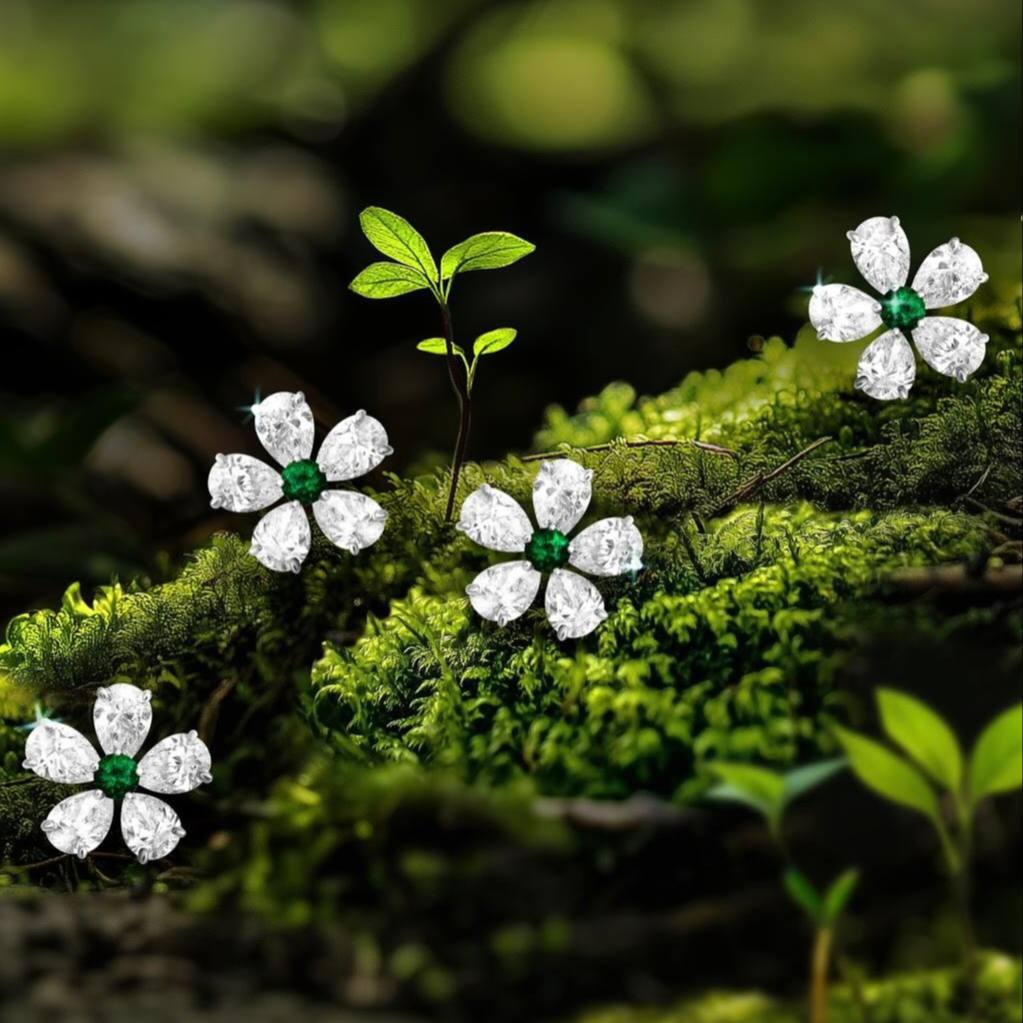 Серьги Mercury Flower из белого золота с бриллиантами и изумрудами