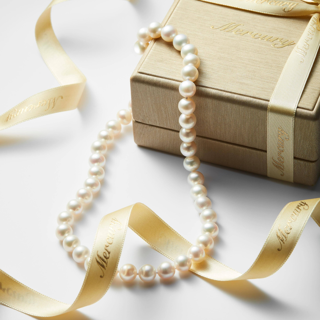 Колье Mercury Pearls из белого золота с жемчугом и бриллиантами Колье Mercury Pearls из белого золота с жемчугом и бриллиантами