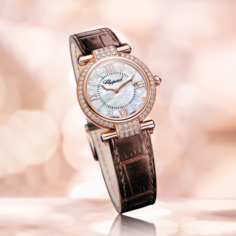Часы Chopard Imperiale в 28 мм корпусе из розового золота с бриллиантами на корпусе и безеле и указателем даты