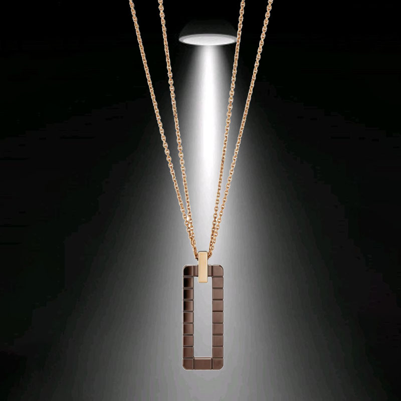 Колье Chopard Ice Cube из розового золота и керамики